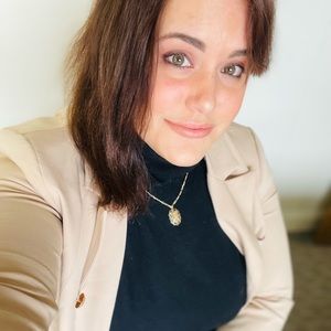 Meet your Posher, Jacqueline